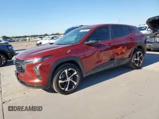 2025 Chevrolet Trax 1RS с VIN KL77LGEP6SC157793, выставлен на аукционе Copart как лот 82353625 с пробегом 12 024 миль миль и Списание • Salvage title. История ставок и продаж доступна на DreamBid. Изображение 1.