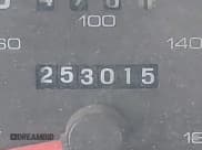 ✅ 2000 Ford Taurus SE • VIN: 1FAFP58S2YG147339 • Лот: 43736698. Опубликован ранее на IAAI с пробегом 253 015 миль. Бесплатный доступ к архиву аукционных продаж из США и подробный отчёт об истории автомобиля на DreamBid. Изображение 7.