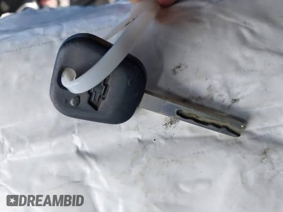 2018 Chevrolet Silverado 1500 LT with VIN 3GCPCREC8JG580088, listed as a IAAI auction lot 43278290 with 72,832 mi miles and . Bid and sale history available at DreamBid. Image 11.