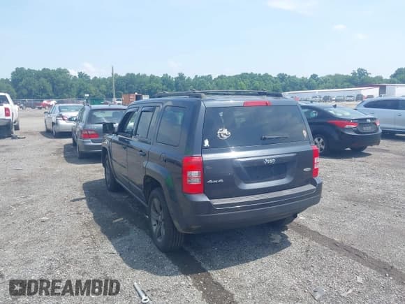✅ 2015 Jeep Patriot Latitude • VIN: 1C4NJRFB6FD145142 • Лот: 42827750. Опубликован ранее на IAAI с пробегом 217 737 миль. Бесплатный доступ к архиву аукционных продаж из США и подробный отчёт об истории автомобиля на DreamBid. Изображение 3.