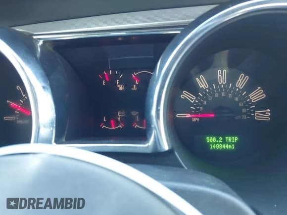 ✅ 2005 Ford Mustang GT Deluxe • VIN: 1ZVFT82HX55123301 • Lot: 43391120. Wystawiony na IAAI z przebiegiem 140 844 mil. Bezpłatny archiwum sprzedaży aukcyjnych z USA i szczegółowy raport historii pojazdu na DreamBid. Zdjęcie 7.