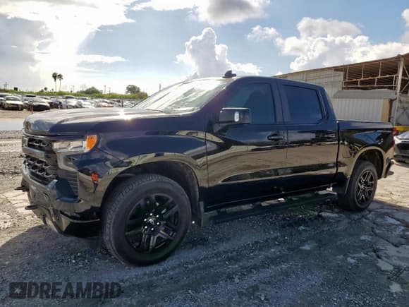 ✅ 2024 Chevrolet Silverado 1500 RST • VIN: 2GCPADED4R1138849 • Lot: 82100595. Wystawiony na Copart z przebiegiem 20 097 mil. Bezpłatny archiwum sprzedaży aukcyjnych z USA i szczegółowy raport historii pojazdu na DreamBid. Zdjęcie 1.