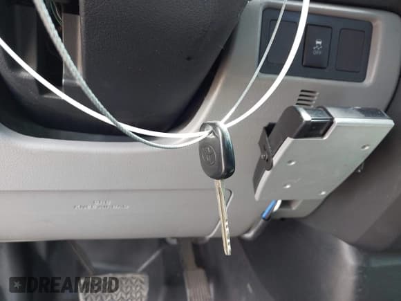 ✅ 2012 Toyota Tundra • VIN: 5TFRM5F19CX044180 • Lot: 42499149. Wystawiony na IAAI z przebiegiem 165 662 mil. Bezpłatny archiwum sprzedaży aukcyjnych z USA i szczegółowy raport historii pojazdu na DreamBid. Zdjęcie 11.