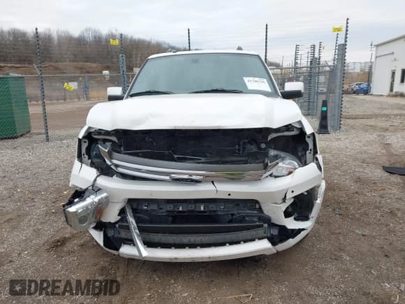 ✅ 2015 Ford Expedition Limited • VIN: 1FMJU2AT3FEF14056 • Lot: 41700795. Wystawiony na IAAI z przebiegiem 131 667 mil. Bezpłatny archiwum sprzedaży aukcyjnych z USA i szczegółowy raport historii pojazdu na DreamBid. Zdjęcie 12.