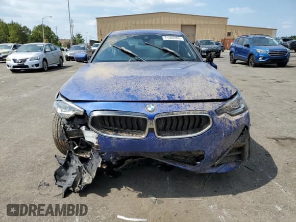 ✅ 2023 BMW 2 Series 230i • VIN: 3MW23CM09P8D11774 • Lot: 71597605. Wystawiony na Copart z przebiegiem Nie podano. Bezpłatny archiwum sprzedaży aukcyjnych z USA i szczegółowy raport historii pojazdu na DreamBid. Zdjęcie 5.