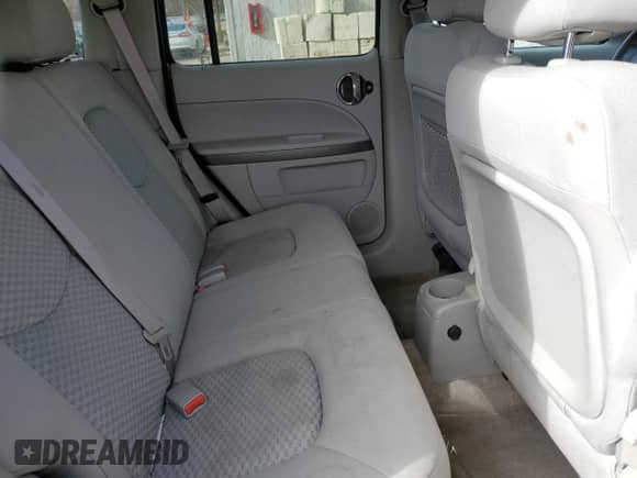 2006 Chevrolet HHR LT z VIN 3GNDA23P36S549218, wystawiony jako Copart lot #78661954 z przebiegiem Nie podano mil oraz Czysty tytuł • Clean title. Historia ofert i sprzedaży dostępna na DreamBid. Obrazek 11.