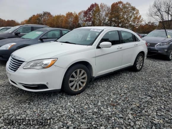 ✅ 2012 Chrysler 200 Touring • VIN: 1C3CCBBB3CN288798 • Lot: 90877525. Wystawiony na Copart z przebiegiem 181 369 mil. Bezpłatny archiwum sprzedaży aukcyjnych z USA i szczegółowy raport historii pojazdu na DreamBid. Zdjęcie 1.
