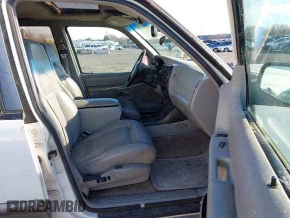 ✅ 1997 Mercury Mountaineer • VIN: 4M2DU55P8VUJ15965 • Lot: 43910191. Listed on IAAI with 228,166 mi. Free auction sales archive from the USA and detailed vehicle history report at DreamBid. Image 5.