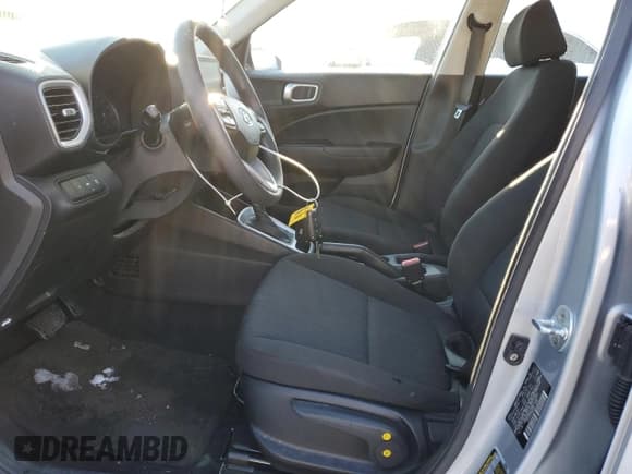 ✅ 2021 Hyundai Venue SE • VIN: KMHRB8A3XMU115966 • Lot: 86045734. Listed on Copart with 43,600 mi. Free auction sales archive from the USA and detailed vehicle history report at DreamBid. Image 7.