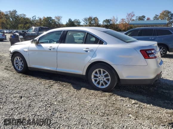 ✅ 2013 Ford Taurus SE • VIN: 1FAHP2D85DG179732 • Лот: 90526955. Опубликован ранее на Copart с пробегом 250 981 миль. Бесплатный доступ к архиву аукционных продаж из США и подробный отчёт об истории автомобиля на DreamBid. Изображение 2.