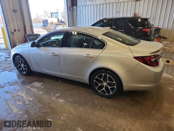 ✅ 2017 Buick Regal Sport Touring • VIN: 2G4GL5EX6H9198749 • Lot: 92483605. Wystawiony na Copart z przebiegiem 40 349 mil. Bezpłatny archiwum sprzedaży aukcyjnych z USA i szczegółowy raport historii pojazdu na DreamBid. Zdjęcie 2.