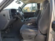 ✅ 2004 GMC Sierra 2500HD SLE • VIN: 1GTHK29UX4E334155 • Lot: 81437105. Listed on Copart with 247,309 mi. Free auction sales archive from the USA and detailed vehicle history report at DreamBid. Image 7.