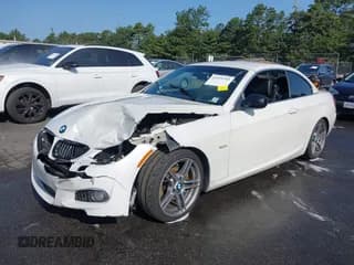 ✅ 2013 BMW 3 Series 335is • VIN: WBADX1C5XDJ128995 • Лот: 42929783. Опубликован ранее на IAAI с пробегом 77 477 миль. Бесплатный доступ к архиву аукционных продаж из США и подробный отчёт об истории автомобиля на DreamBid. Изображение 2.