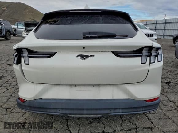 ✅ 2022 Ford Mustang Mach-E Select • VIN: 3FMTK1RM9NMA18368 • Lot: 93766475. Listed on Copart with 25,597 mi. Free auction sales archive from the USA and detailed vehicle history report at DreamBid. Image 6.