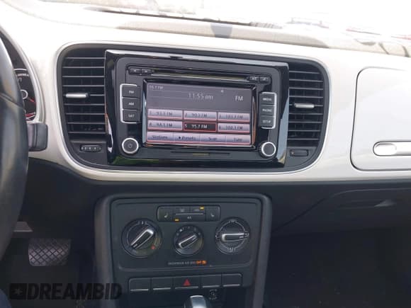 ✅ 2013 Volkswagen Beetle Fender Edition • VIN: 3VWJP7AT0DM619196 • Lot: 42451537. Listed on IAAI with 159,206 mi. Free auction sales archive from the USA and detailed vehicle history report at DreamBid. Image 19.