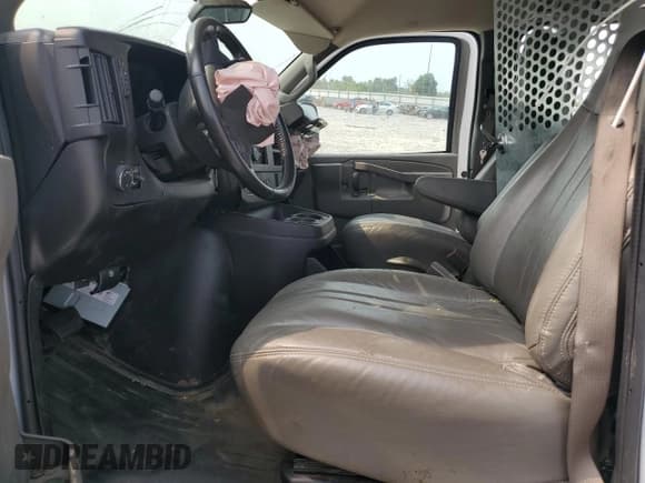 ✅ 2022 Chevrolet Express Cargo • VIN: 1GCWGAFP8N1271101 • Лот: 71620035. Опубликован ранее на Copart с пробегом Не указан. Бесплатный доступ к архиву аукционных продаж из США и подробный отчёт об истории автомобиля на DreamBid. Изображение 7.