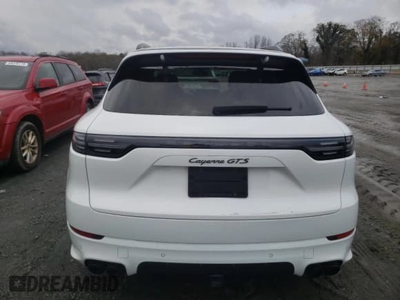 ✅ 2022 Porsche Cayenne GTS • VIN: WP1AG2AY2NDA38294 • Lot: 84823414. Wystawiony na Copart z przebiegiem Nie podano. Bezpłatny archiwum sprzedaży aukcyjnych z USA i szczegółowy raport historii pojazdu na DreamBid. Zdjęcie 6.