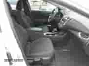 2024 Chevrolet Malibu LT с VIN 1G1ZD5ST4RF136327, выставлен на аукционе IAAI как лот 43605445 с пробегом 42 358 миль миль и . История ставок и продаж доступна на DreamBid. Изображение 5.