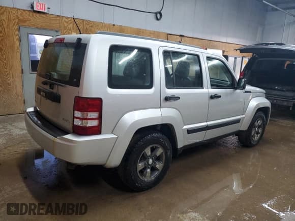 ✅ 2008 Jeep Liberty Sport • VIN: 1J8GN28K48W152091 • Лот: 82034365. Опубликован ранее на Copart с пробегом 225 969 миль. Бесплатный доступ к архиву аукционных продаж из США и подробный отчёт об истории автомобиля на DreamBid. Изображение 3.