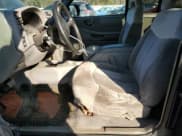 ✅ 2003 Chevrolet S-10 LS • VIN: 1GCDT19X938254553 • Лот: 88268825. Опубликован ранее на Copart с пробегом 175 088 миль. Бесплатный доступ к архиву аукционных продаж из США и подробный отчёт об истории автомобиля на DreamBid. Изображение 7.