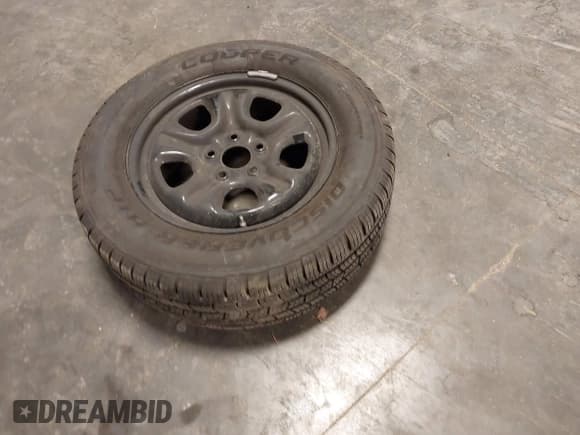 ✅ 2016 Dodge Durango Special Service • VIN: 1C4SDJFT1GC323132 • Lot: 43338768. Wystawiony na IAAI z przebiegiem 137 815 mil. Bezpłatny archiwum sprzedaży aukcyjnych z USA i szczegółowy raport historii pojazdu na DreamBid. Zdjęcie 19.