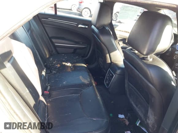 ✅ 2014 Chrysler 300 C • VIN: 2C3CCAKG2EH273274 • Lot: 41638665. Wystawiony na IAAI z przebiegiem 164 888 mil. Bezpłatny archiwum sprzedaży aukcyjnych z USA i szczegółowy raport historii pojazdu na DreamBid. Zdjęcie 8.