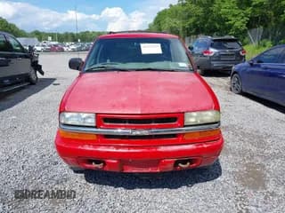 ✅ 2004 Chevrolet Blazer LS • VIN: 1GNDT13X94K142808 • Lot: 42523319. Wystawiony na IAAI z przebiegiem 70 818 mil. Bezpłatny archiwum sprzedaży aukcyjnych z USA i szczegółowy raport historii pojazdu na DreamBid. Zdjęcie 6.