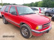 ✅ 1997 Chevrolet Blazer LS • VIN: 1GNDT13W2V2103356 • Lot: 42352435. Wystawiony na IAAI z przebiegiem 181 975 mil. Bezpłatny archiwum sprzedaży aukcyjnych z USA i szczegółowy raport historii pojazdu na DreamBid. Zdjęcie 1.