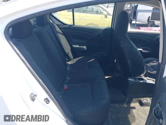 ✅ 2016 Nissan Versa S • VIN: 3N1CN7AP3GL821550 • Lot: 42737456. Listed on IAAI with 173,355 mi. Free auction sales archive from the USA and detailed vehicle history report at DreamBid. Image 8.