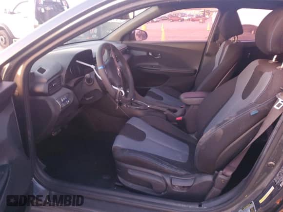 2020 Hyundai Veloster 2.0 z VIN KMHTG6AF3LU021562, wystawiony jako Copart lot #84478474 z przebiegiem 15 166 mil mil oraz Szkoda całkowita • Salvage title. Historia ofert i sprzedaży dostępna na DreamBid. Obrazek 7.