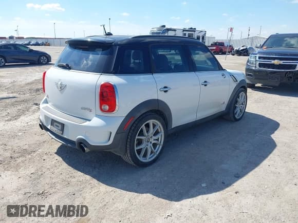 ✅ 2011 MINI Countryman S • VIN: WMWZC5C52BWH99167 • Lot: 43313732. Wystawiony na IAAI z przebiegiem 120 285 mil. Bezpłatny archiwum sprzedaży aukcyjnych z USA i szczegółowy raport historii pojazdu na DreamBid. Zdjęcie 4.