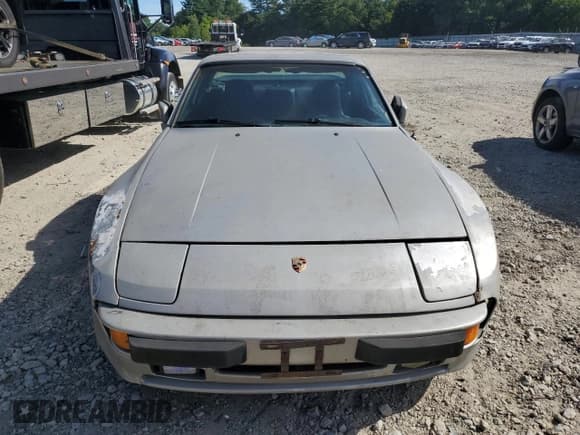 ✅ 1985 Porsche 944 • VIN: WP0AA0945FN473797 • Лот: 69594745. Опубликован ранее на Copart с пробегом 39 876 миль. Бесплатный доступ к архиву аукционных продаж из США и подробный отчёт об истории автомобиля на DreamBid. Изображение 5.