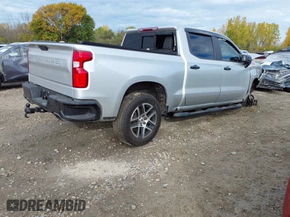 ✅ 2020 Chevrolet Silverado 1500 LT Trail Boss • VIN: 3GCPYFED6LG167999 • Lot: 43439518. Wystawiony na IAAI z przebiegiem Nie podano. Bezpłatny archiwum sprzedaży aukcyjnych z USA i szczegółowy raport historii pojazdu na DreamBid. Zdjęcie 4.