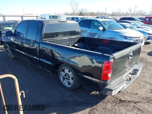 ✅ 2001 Chevrolet Silverado 1500 LS • VIN: 1GCEC19V21Z263637 • Lot: 38509777. Listed on IAAI with Not provided. Free auction sales archive from the USA and detailed vehicle history report at DreamBid. Image 3.