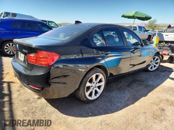 ✅ 2014 BMW 3 Series 320i xDrive • VIN: WBA3C3G53ENS67292 • Lot: 81751945. Wystawiony na Copart z przebiegiem 83 415 mil. Bezpłatny archiwum sprzedaży aukcyjnych z USA i szczegółowy raport historii pojazdu na DreamBid. Zdjęcie 3.