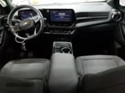 ✅ 2025 Chevrolet Equinox AWD LT • VIN: 3GNAXPEG3SL245533 • Lot: 57772245. Wystawiony na Copart z przebiegiem 2 753 mil. Bezpłatny archiwum sprzedaży aukcyjnych z USA i szczegółowy raport historii pojazdu na DreamBid. Zdjęcie 8.