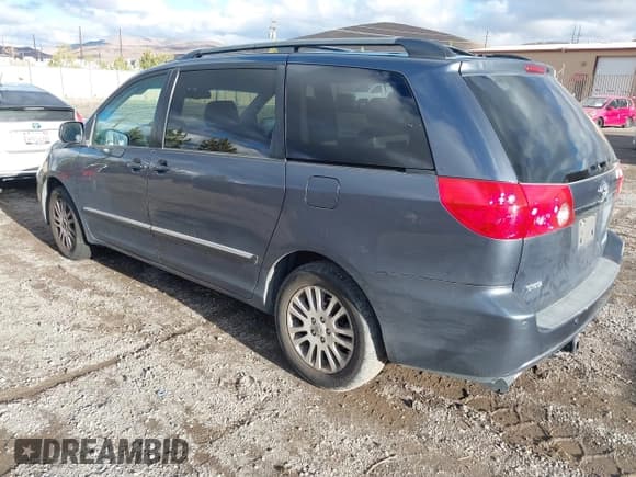 ✅ 2008 Toyota Sienna XLE • VIN: 5TDBK22C88S017319 • Lot: 43784752. Listed on IAAI with 210,441 mi. Free auction sales archive from the USA and detailed vehicle history report at DreamBid. Image 3.