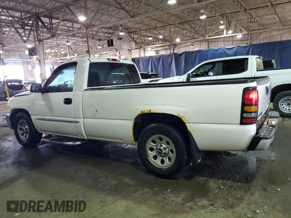 ✅ 2006 GMC Sierra 1500 Work Truck • VIN: 1GTEC14V56E185750 • Лот: 49774445. Опубликован ранее на Copart с пробегом 204 648 миль. Бесплатный доступ к архиву аукционных продаж из США и подробный отчёт об истории автомобиля на DreamBid. Изображение 2.