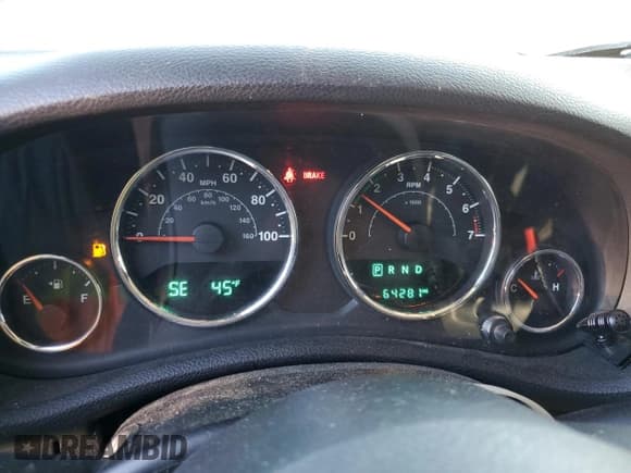 ✅ 2016 Jeep Wrangler Arctic • VIN: 1C4GJWBG2GL174511 • Лот: 50735425. Опубликован ранее на Copart с пробегом 64 281 миль. Бесплатный доступ к архиву аукционных продаж из США и подробный отчёт об истории автомобиля на DreamBid. Изображение 9.