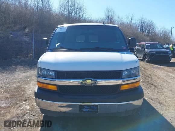 2018 Chevrolet Express Passenger LT с VIN 1GAZGPFGXJ1326392, выставлен на аукционе IAAI как лот 41591765 с пробегом 350 366 миль миль и . История ставок и продаж доступна на DreamBid. Изображение 12.