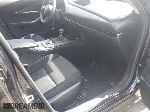 ✅ 2024 Mazda CX-30 S • VIN: 3MVDMBAM2RM627522 • Lot: 42117647. Listed on IAAI with 9,935 mi. Free auction sales archive from the USA and detailed vehicle history report at DreamBid. Image 5.