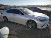 ✅ 2020 Lexus ES 350 Ultra Luxury • VIN: 58AFZ1B17LU067465 • Лот: 86485864. Опубликован ранее на Copart с пробегом 76 094 миль. Бесплатный доступ к архиву аукционных продаж из США и подробный отчёт об истории автомобиля на DreamBid. Изображение 4.