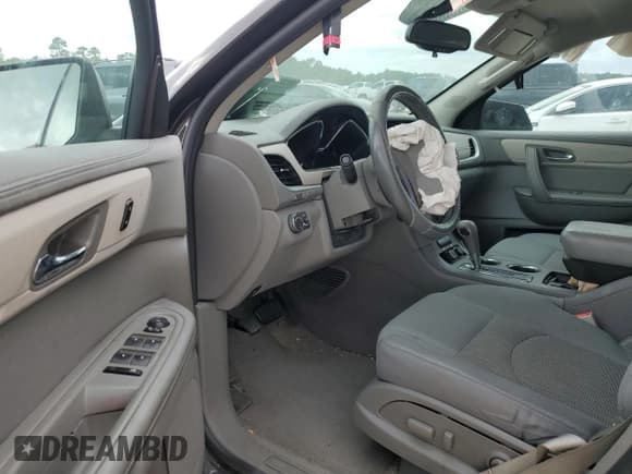 ✅ 2017 Chevrolet Traverse LS • VIN: 1GNKRFKD1HJ260339 • Lot: 70948874. Wystawiony na Copart z przebiegiem 187 263 mil. Bezpłatny archiwum sprzedaży aukcyjnych z USA i szczegółowy raport historii pojazdu na DreamBid. Zdjęcie 8.