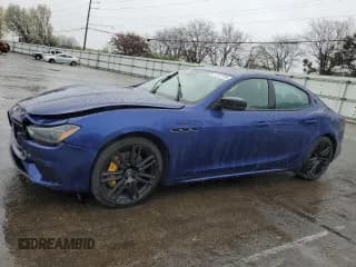 ✅ 2022 Maserati Ghibli Modena Q4 • VIN: ZAM57YTM0NX402657 • Lot: 51572705. Wystawiony na Copart z przebiegiem Nie podano. Bezpłatny archiwum sprzedaży aukcyjnych z USA i szczegółowy raport historii pojazdu na DreamBid. Zdjęcie 1.