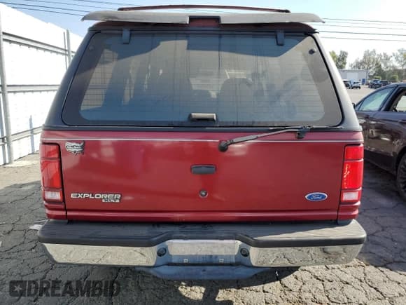 ✅ 1994 Ford Explorer Eddie Bauer • VIN: 1FMDU34X3RUB37188 • Lot: 77674574. Listed on Copart with 64,028 mi. Free auction sales archive from the USA and detailed vehicle history report at DreamBid. Image 6.