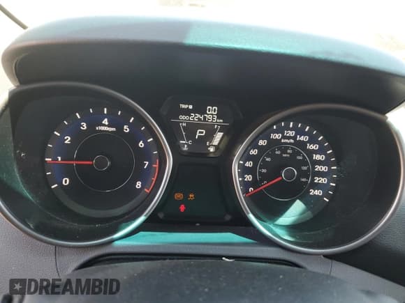 ✅ 2012 Hyundai Elantra GLS • VIN: 5NPDH4AEXCH096772 • Lot: 56947835. Listed on Copart with 224,793 mi. Free auction sales archive from the USA and detailed vehicle history report at DreamBid. Image 9.