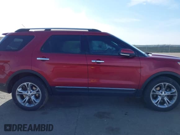 ✅ 2015 Ford Explorer Limited • VIN: 1FM5K8F83FGC70010 • Lot: 41990952. Wystawiony na IAAI z przebiegiem 138 037 mil. Bezpłatny archiwum sprzedaży aukcyjnych z USA i szczegółowy raport historii pojazdu na DreamBid. Zdjęcie 13.