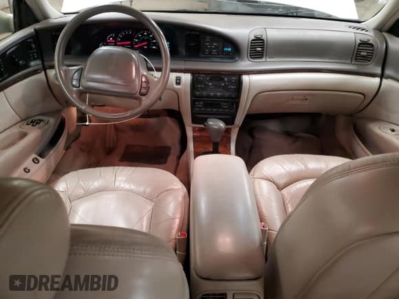 ✅ 1997 Lincoln Continental • VIN: 1LNLM97V3VY701840 • Лот: 84495824. Опубликован ранее на Copart с пробегом 166 022 миль. Бесплатный доступ к архиву аукционных продаж из США и подробный отчёт об истории автомобиля на DreamBid. Изображение 8.