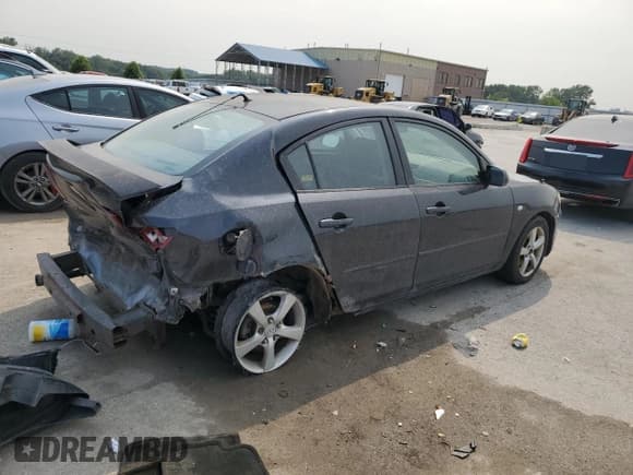 ✅ 2005 Mazda 3 i • VIN: JM1BK12F151328149 • Лот: 67232845. Опубликован ранее на Copart с пробегом 239 173 миль. Бесплатный доступ к архиву аукционных продаж из США и подробный отчёт об истории автомобиля на DreamBid. Изображение 3.