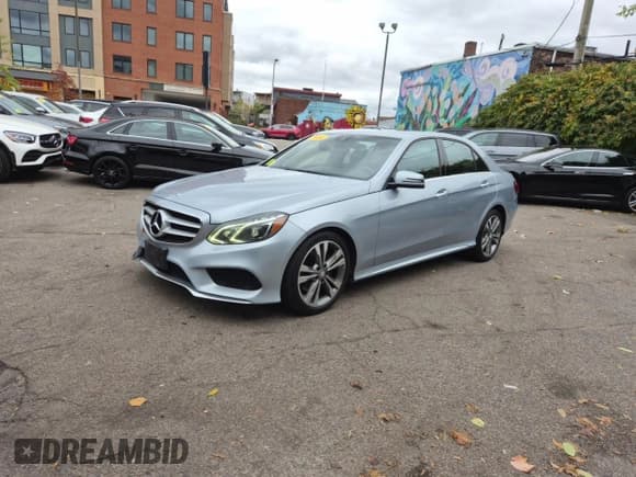 ✅ 2014 Mercedes-Benz E 350 Luxury • VIN: WDDHF8JB5EA784487 • Lot: 91216915. Wystawiony na Copart z przebiegiem 139 860 mil. Bezpłatny archiwum sprzedaży aukcyjnych z USA i szczegółowy raport historii pojazdu na DreamBid. Zdjęcie 2.